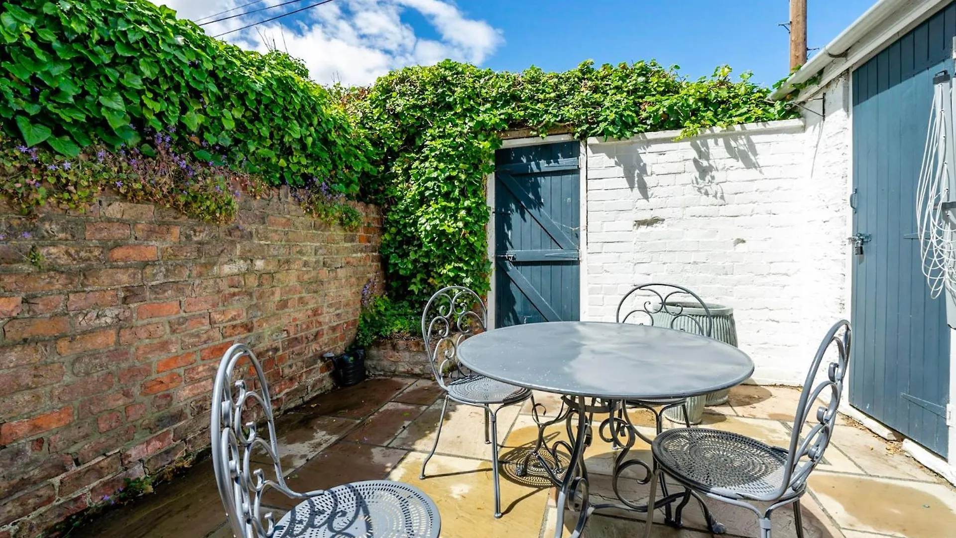 22 North Parade York